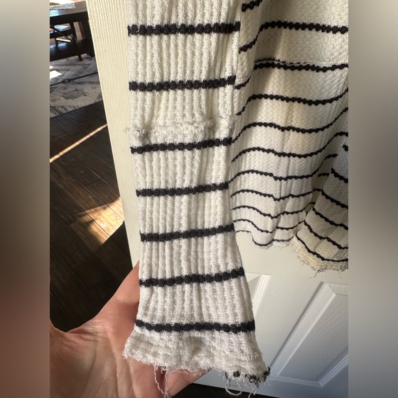 Free People Oversized Striped Sweater Women’s Medium Off White and Navy Blue - Picture 12 of 16